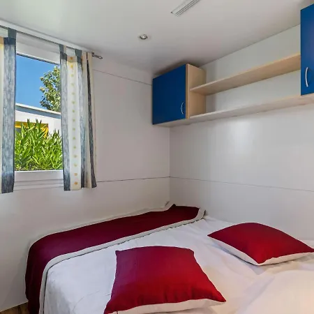 Classy Mobile In With Garden Holiday home Banjole