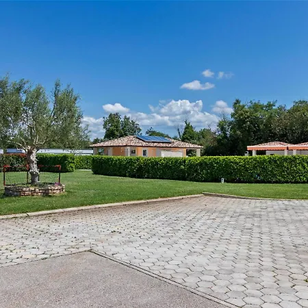 Holiday home Classy Mobile In With Garden *