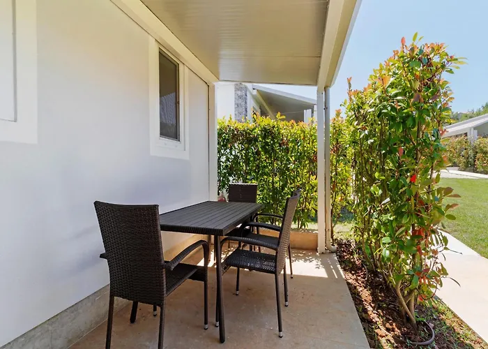 Mobile In Near Centinera * Banjole