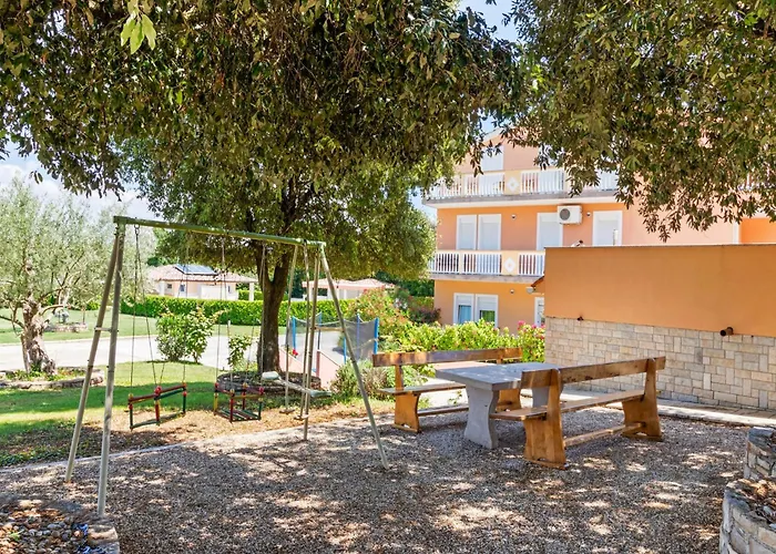 Mobile In Near Centinera * Banjole