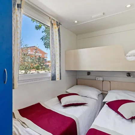 Classy Mobile In With Garden Holiday home Banjole